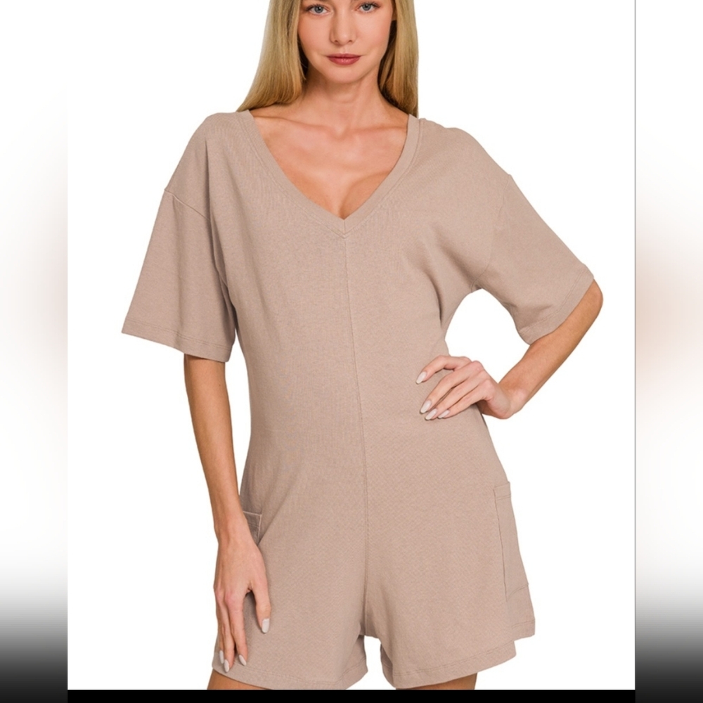 103 NWT Zenana Beige V or Scoop Neck Reversible 2 Way Romper Pockets Sm Md Lg - Picture 1 of 8
